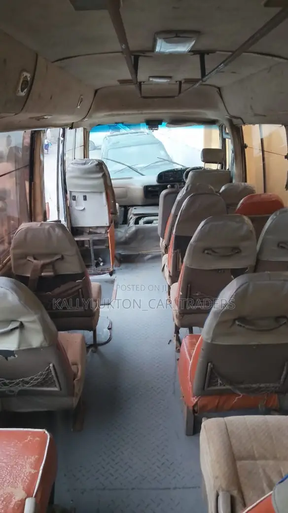 Toyota Coaster 2004