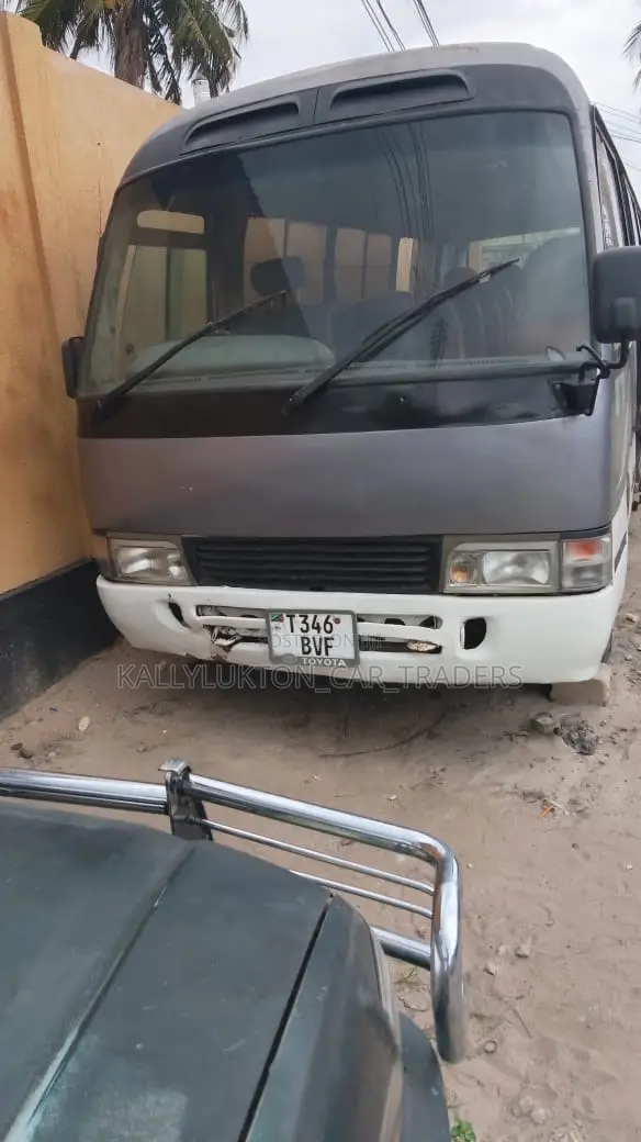 Toyota Coaster 2004