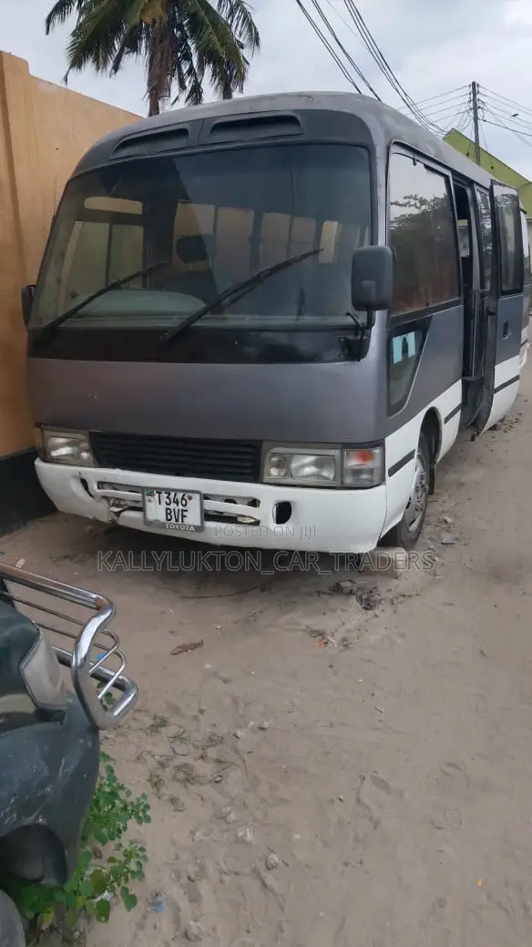 Toyota Coaster 2004