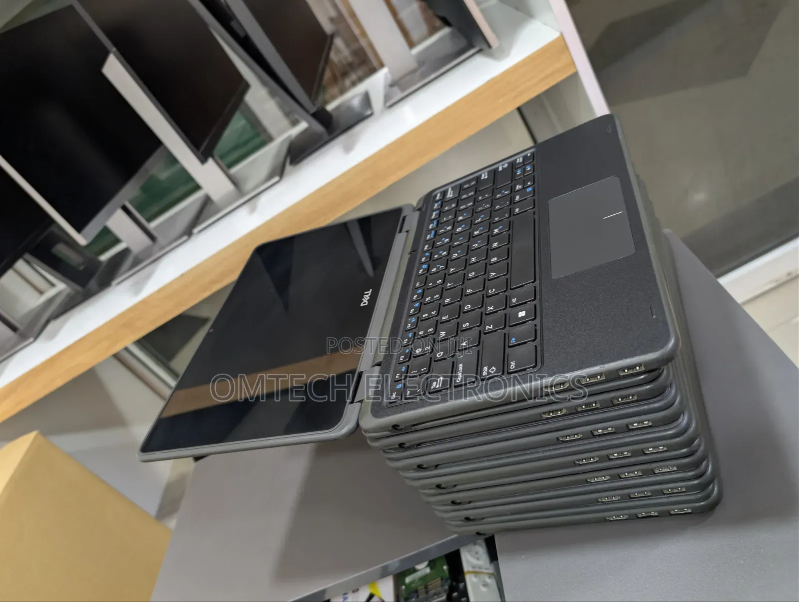 Laptop Dell Latitude 3190 2-in-1 8GB Intel SSD 128GB