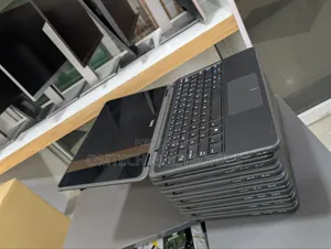 Laptop Dell Latitude 3190 2-in-1 8GB Intel SSD 128GB