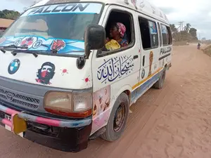 Toyota HiAce 2005