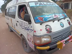 Toyota HiAce 2005