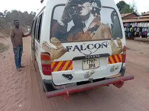 Toyota HiAce 2005