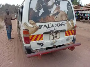 Toyota HiAce 2005