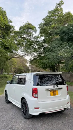 Toyota Corolla Rumion 2010 White