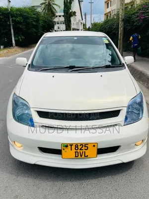 Toyota IST 2004 White