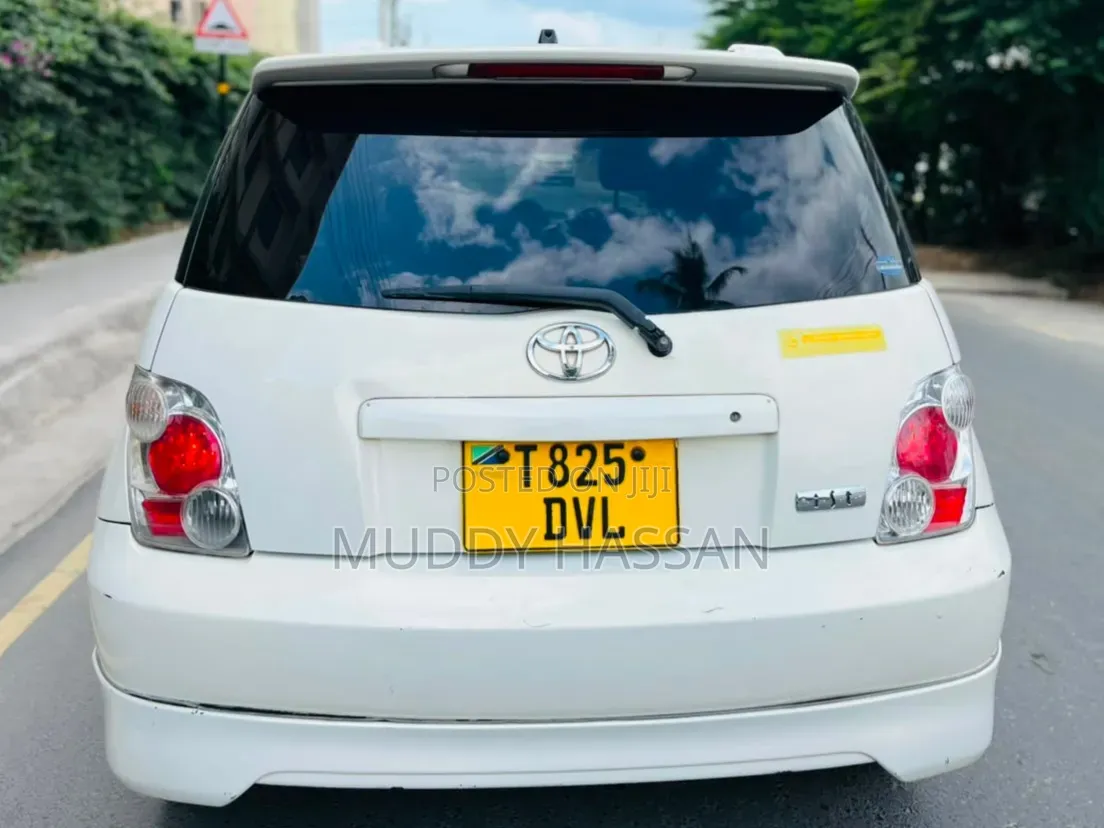 Toyota IST 2004 White