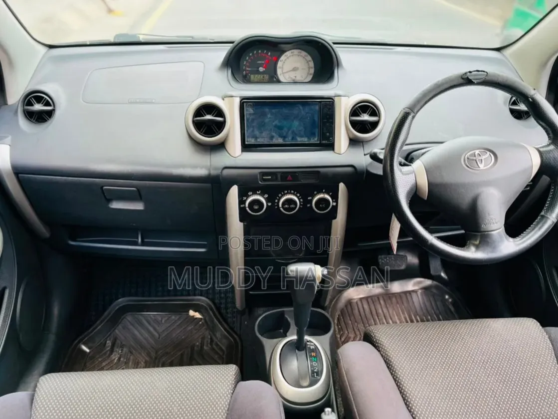 Toyota IST 2004 White