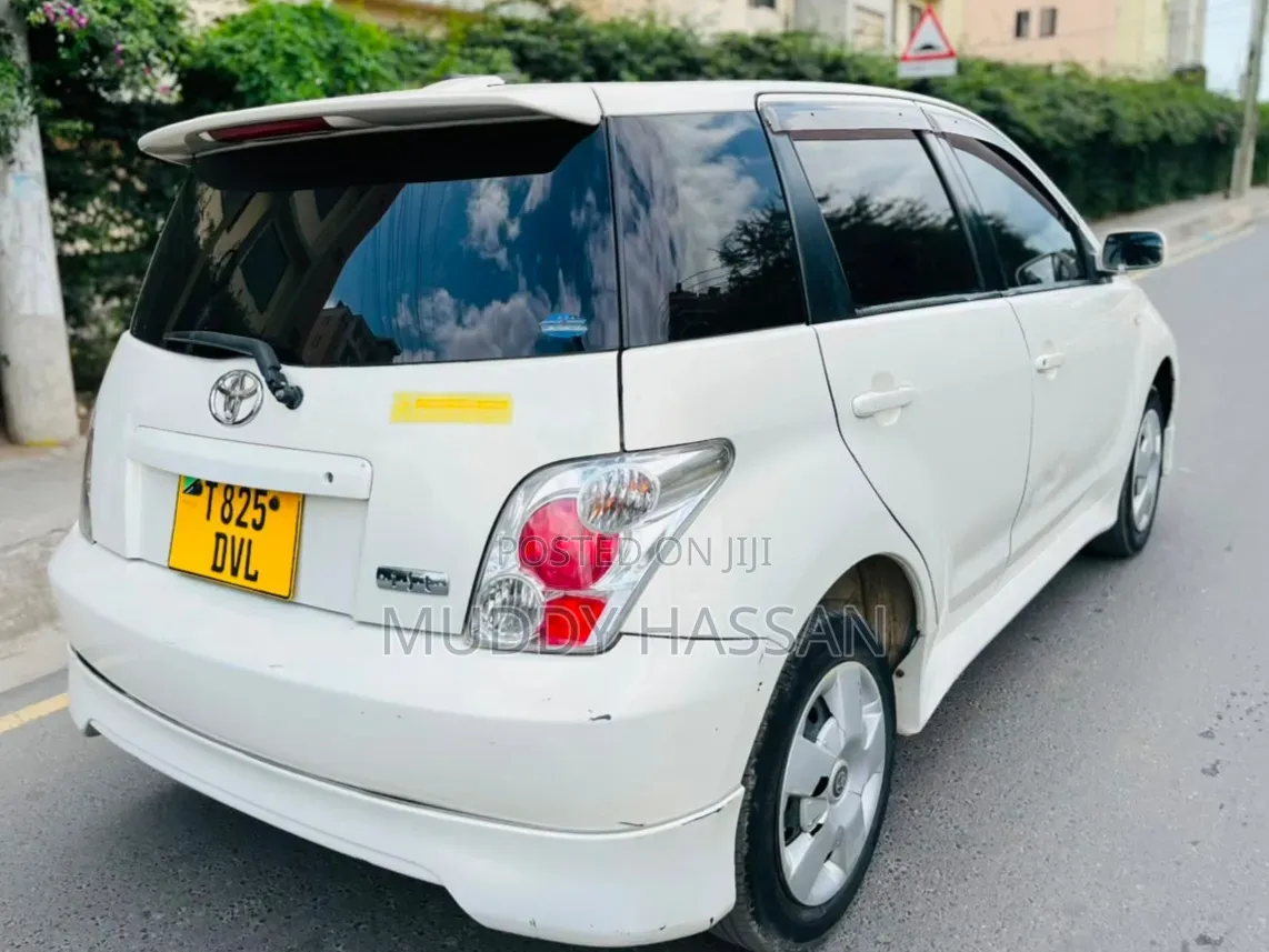 Toyota IST 2004 White