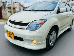 Toyota IST 2004 White