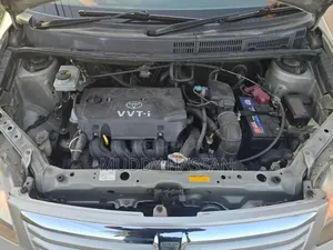 Toyota Raum 2004 Silver