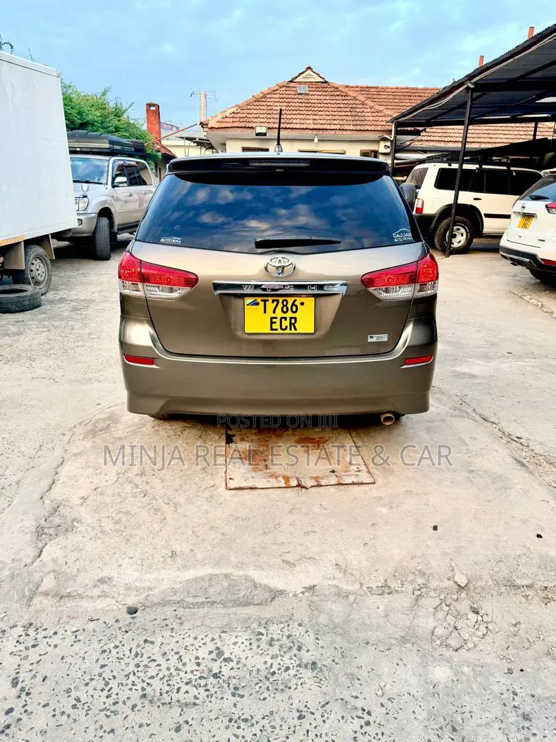 Toyota Wish 2011