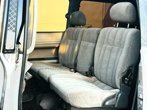 Toyota Noah 2001 Silver