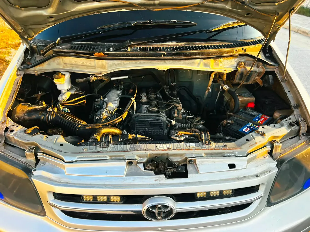 Toyota Noah 2001 Silver