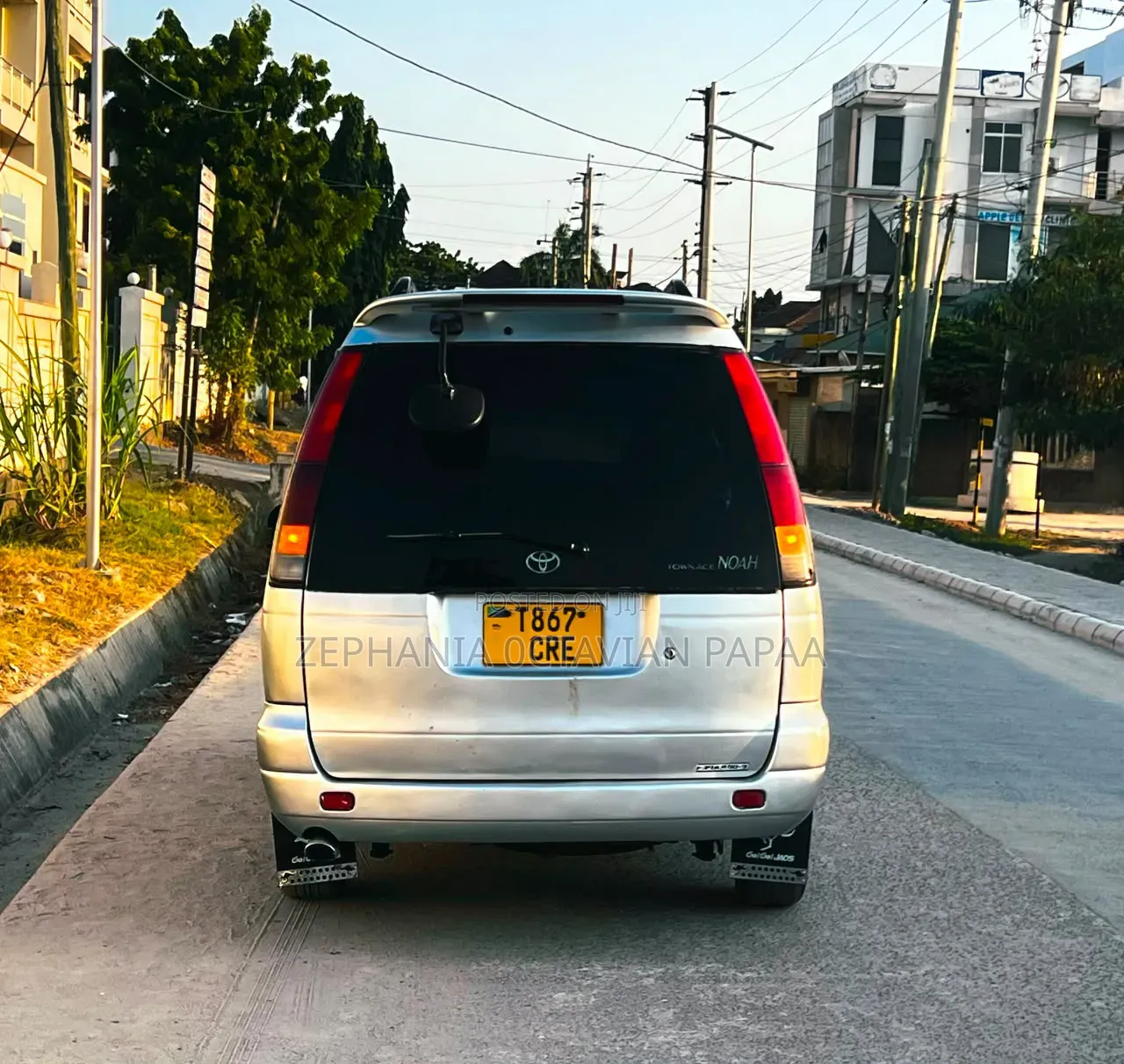 Toyota Noah 2001 Silver