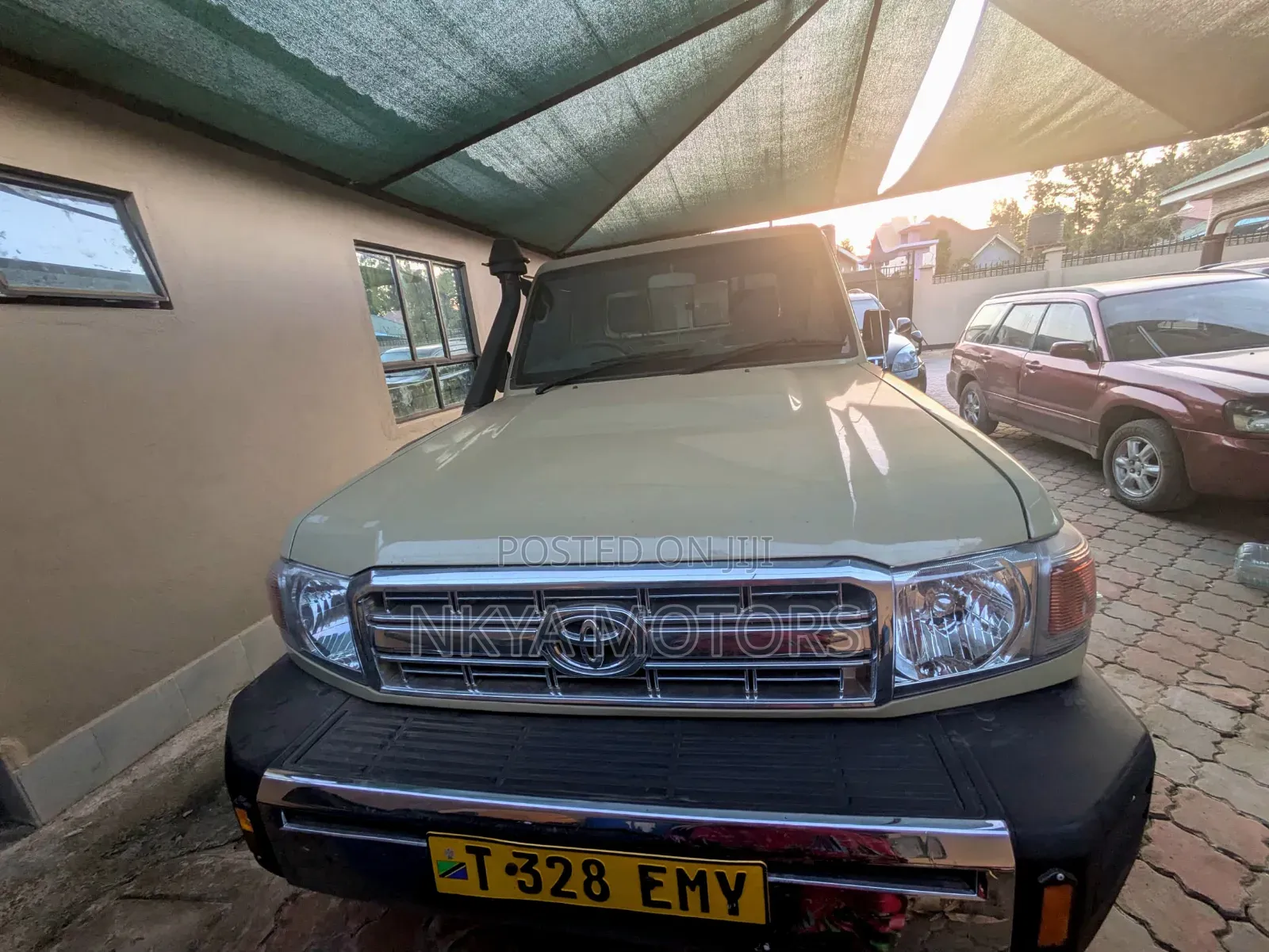 Toyota Land Cruiser 2016 Gold