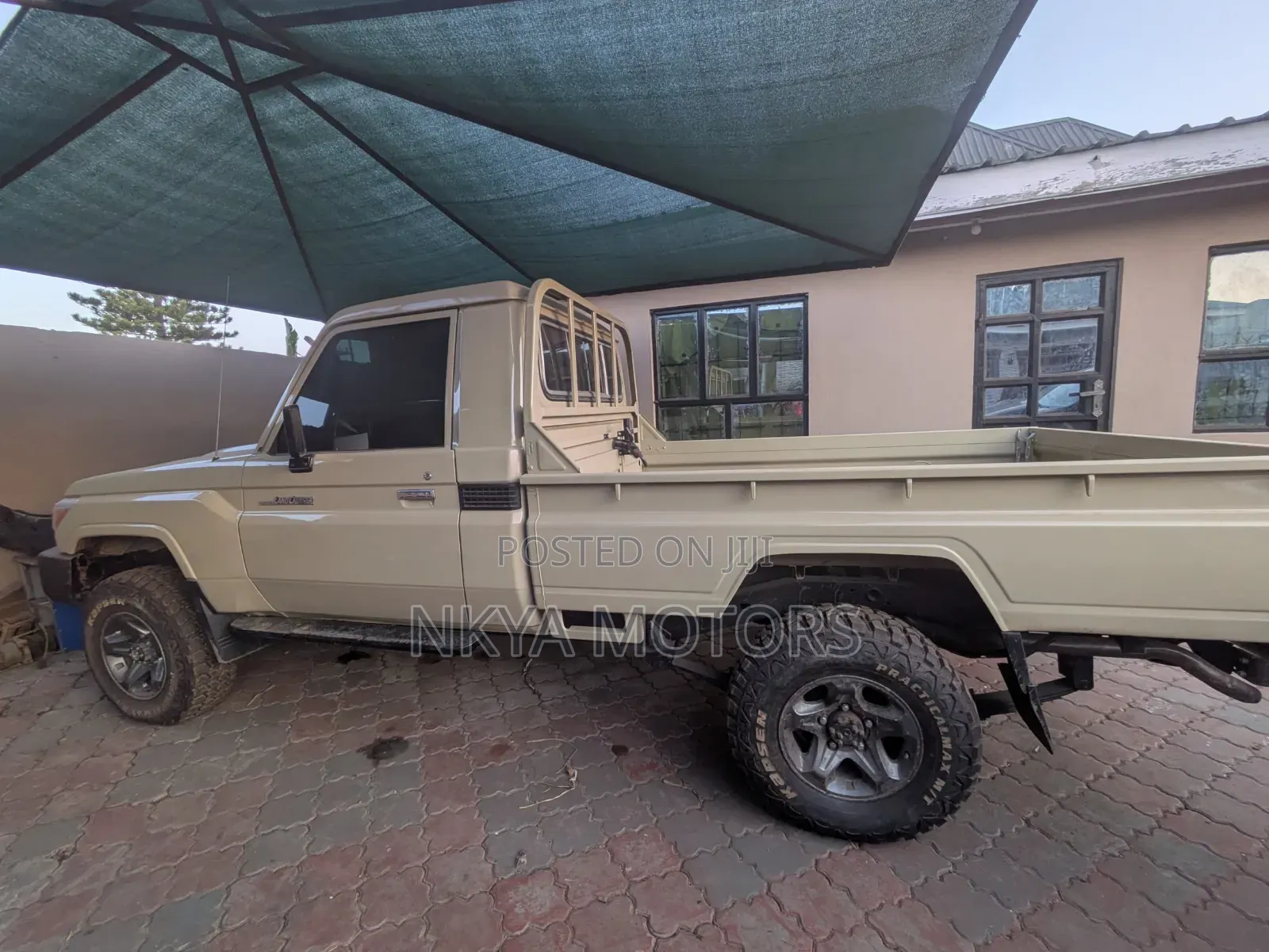 Toyota Land Cruiser 2016 Gold