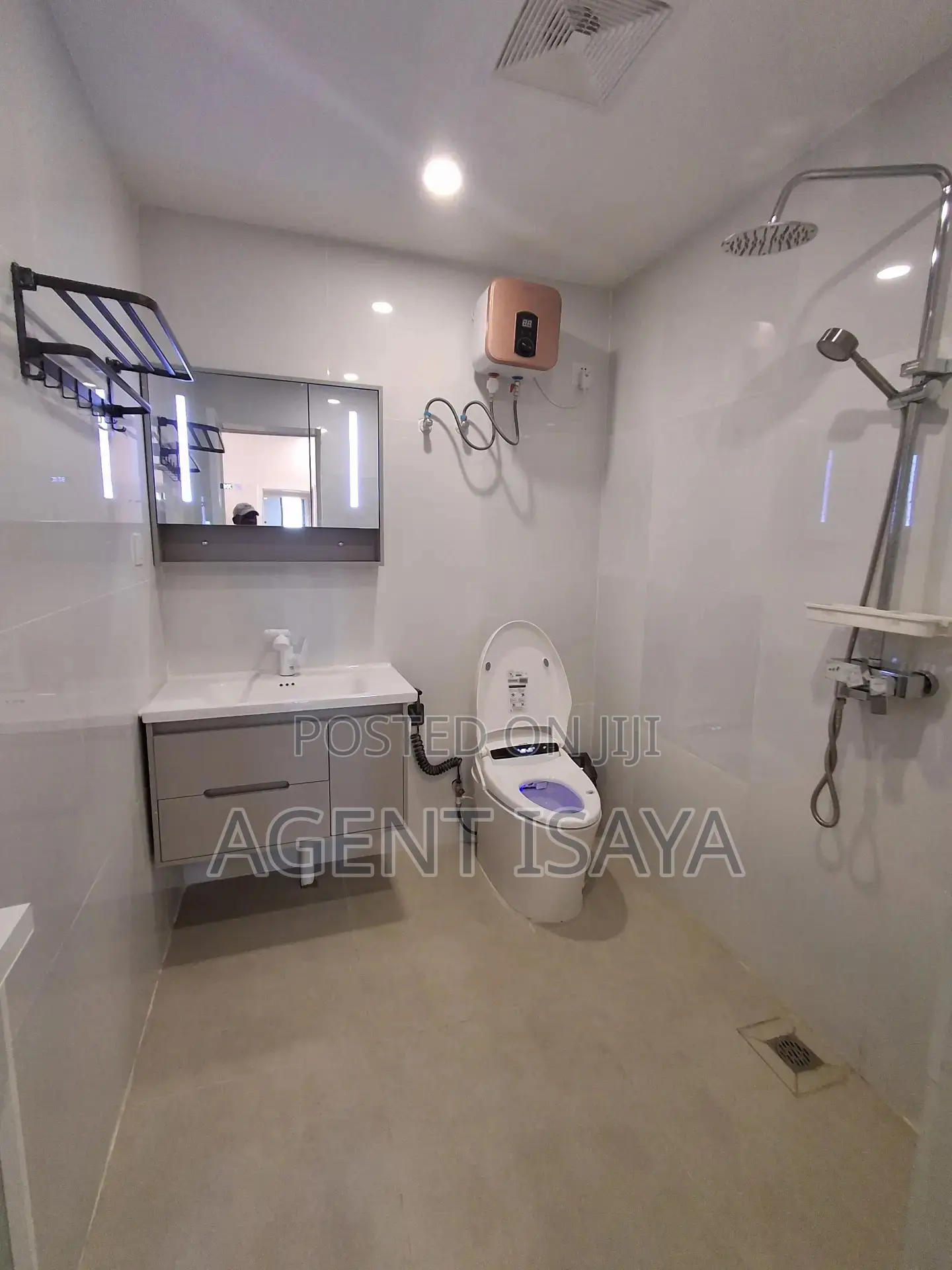Furnished 2bdrm Apartment in Oyster Bay for rent