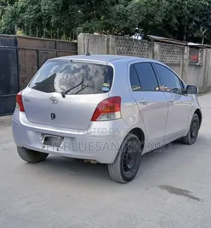 Toyota Vitz 2007 Silver