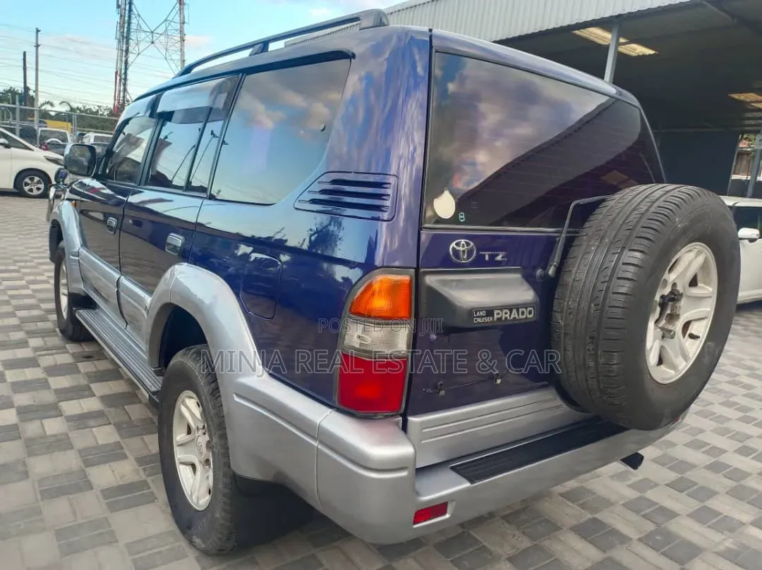 Toyota Land Cruiser Prado 2000 Blue