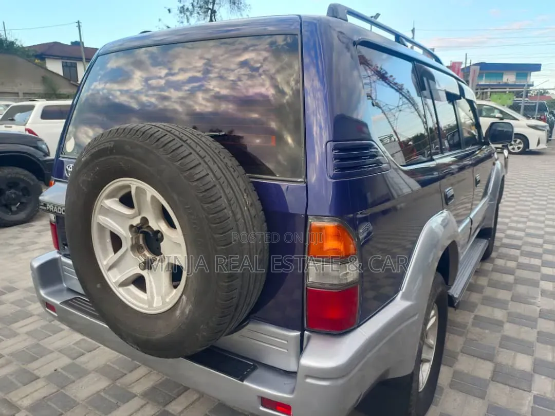 Toyota Land Cruiser Prado 2000 Blue