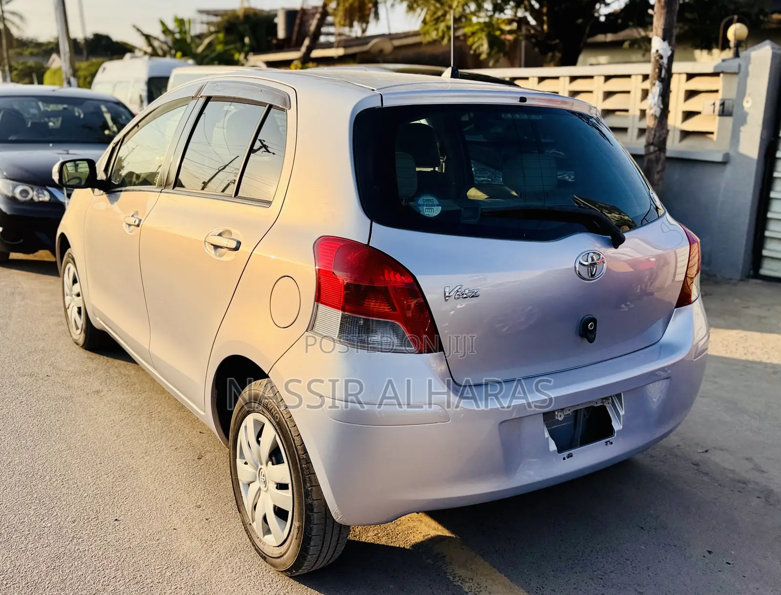 Toyota Vitz 2010 Silver
