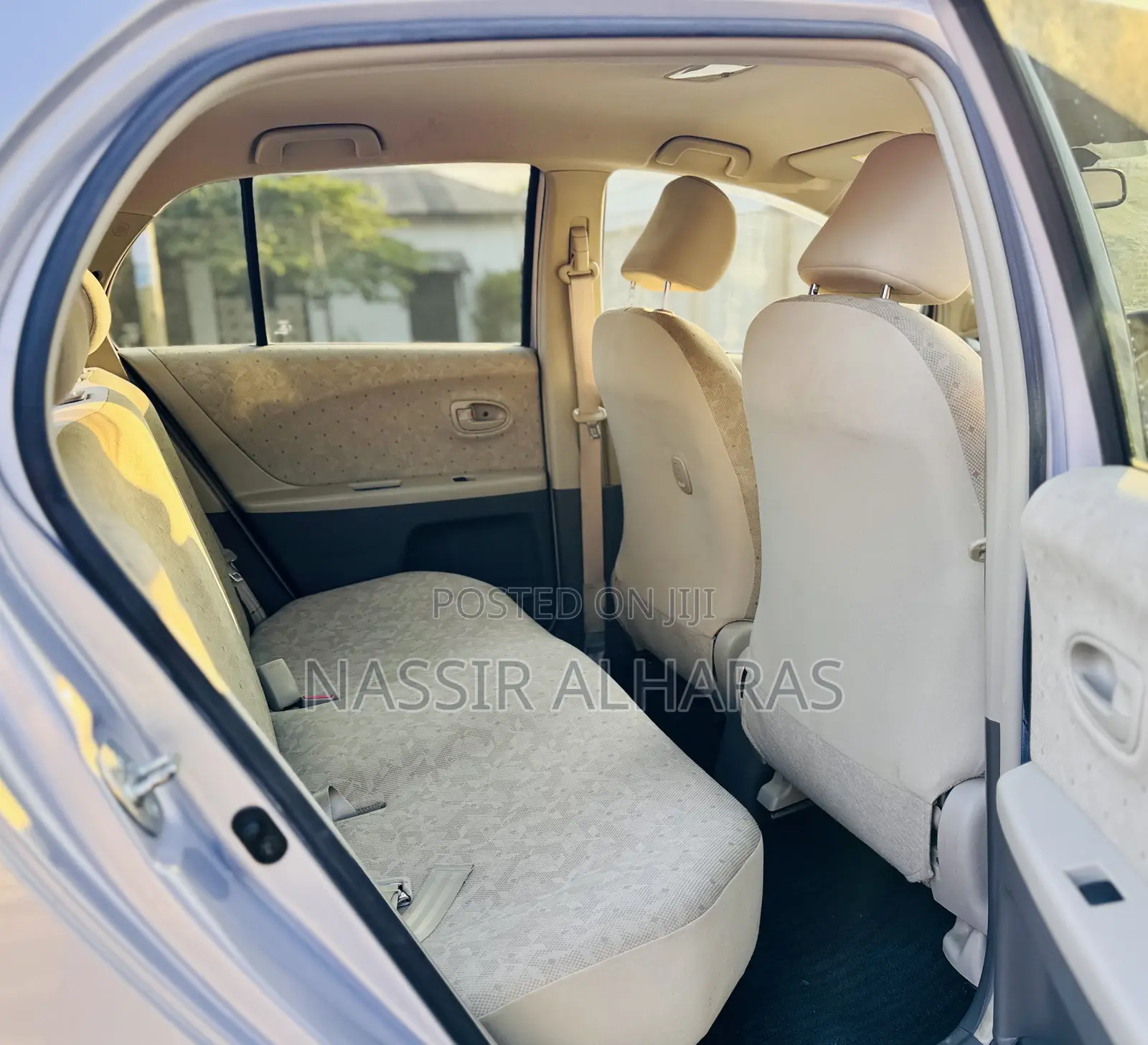 Toyota Vitz 2010 Silver