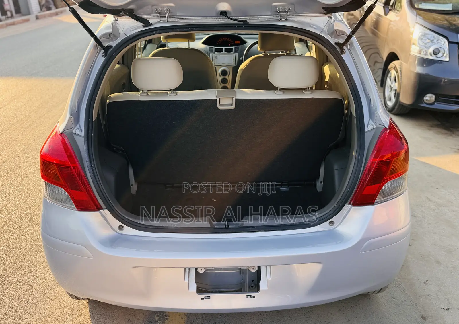 Toyota Vitz 2010 Silver