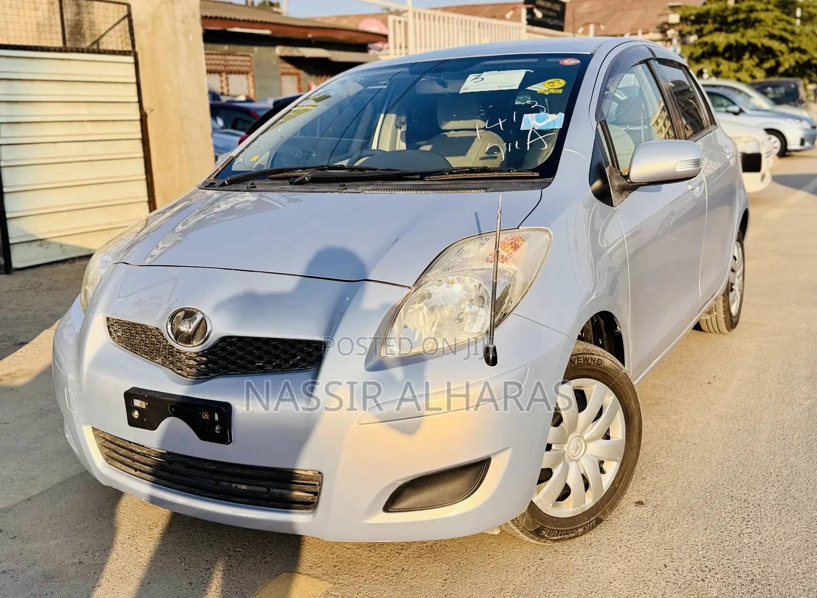 Toyota Vitz 2010 Silver