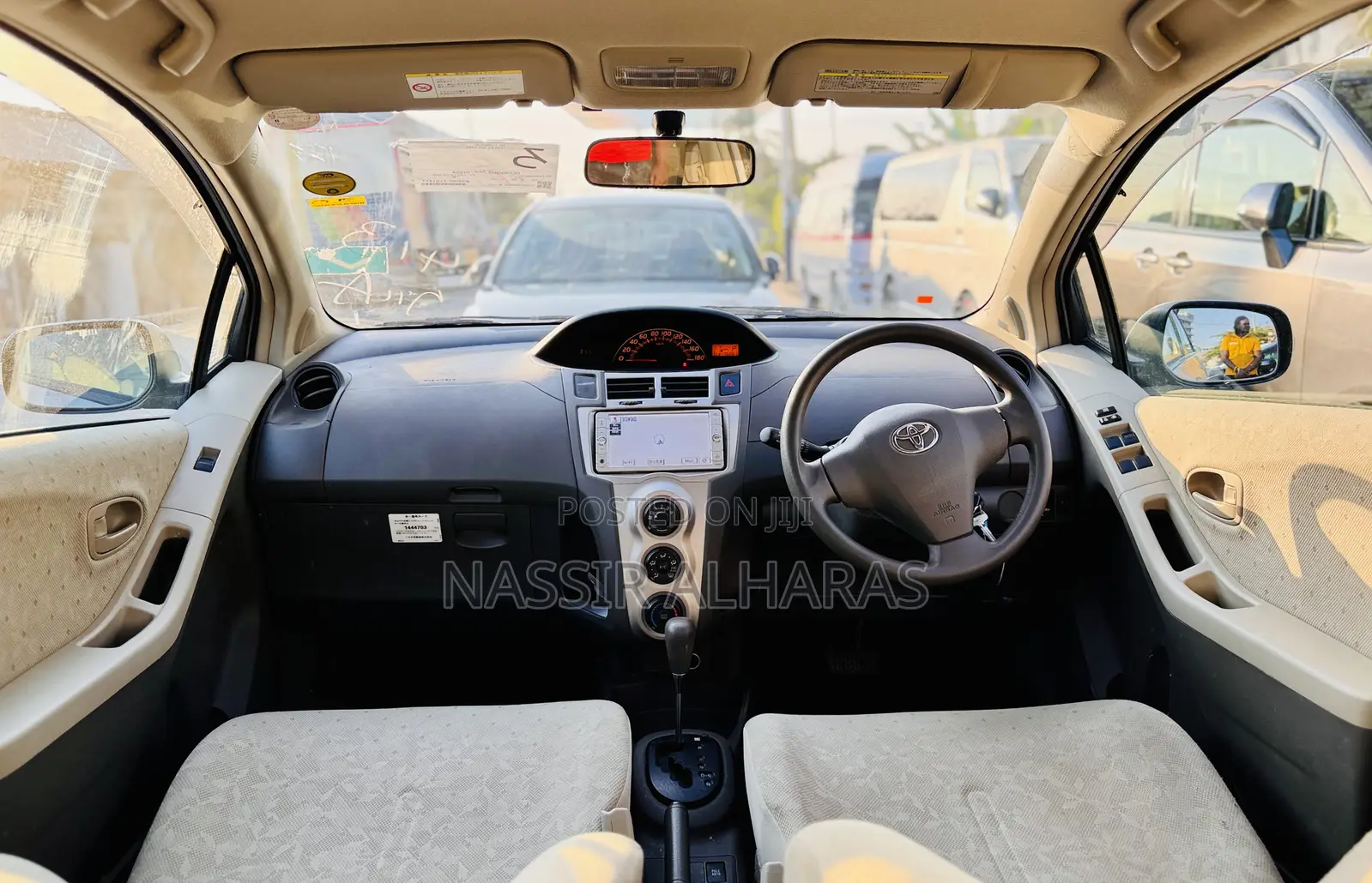 Toyota Vitz 2010 Silver
