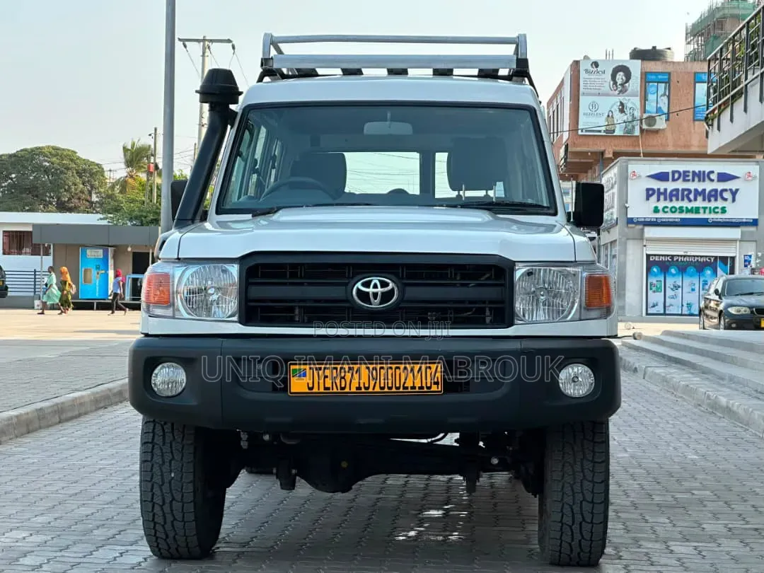 Toyota Land Cruiser 2014 White