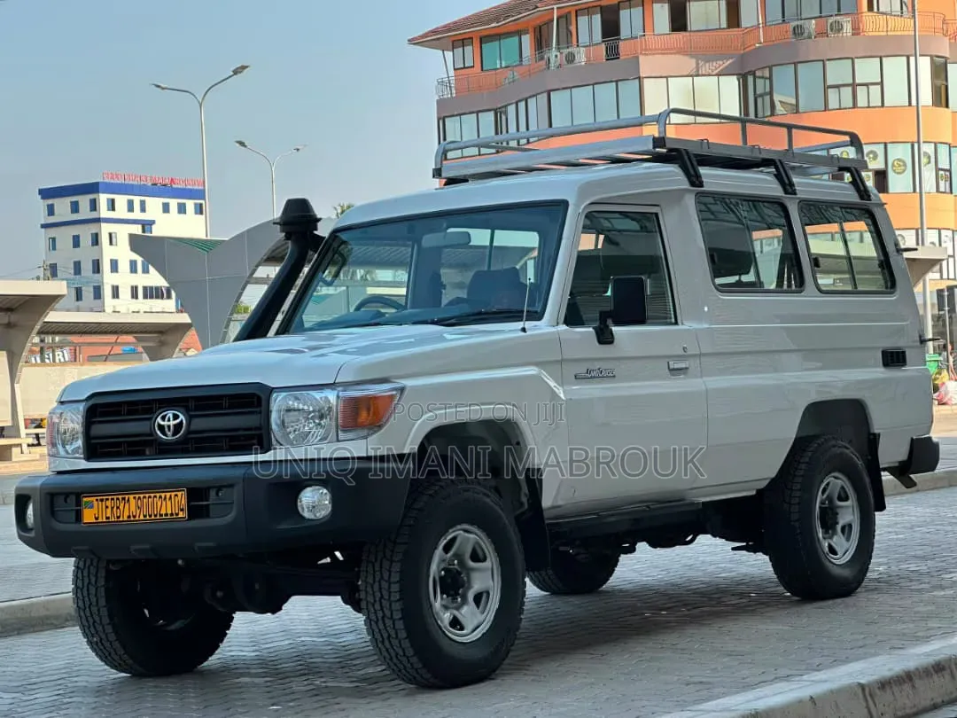 Toyota Land Cruiser 2014 White