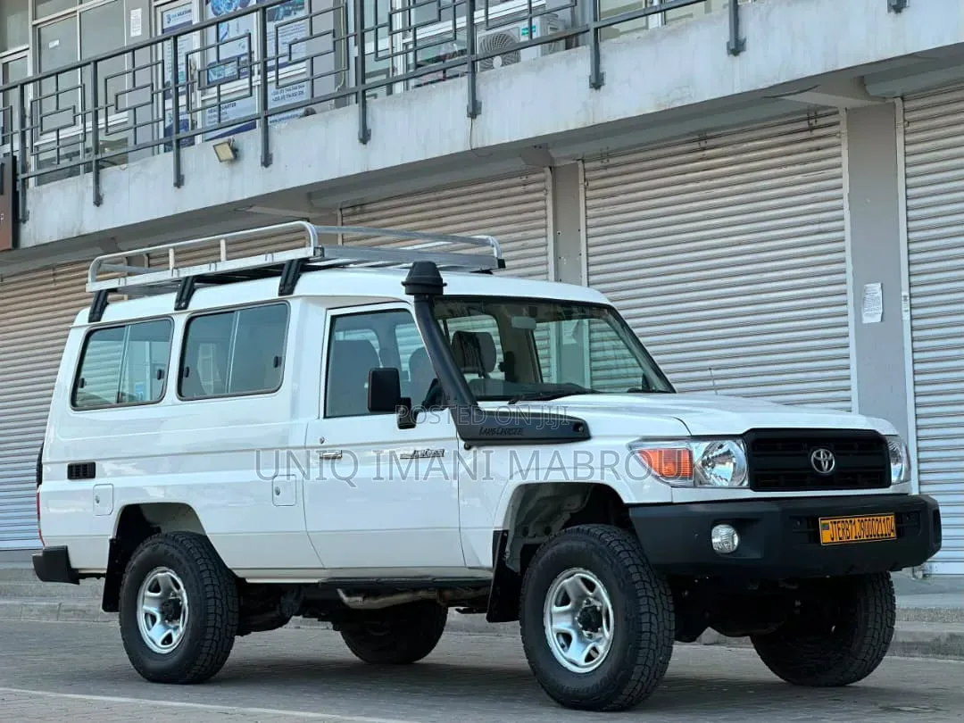Toyota Land Cruiser 2014 White