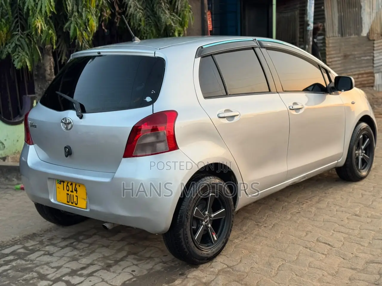 Toyota Vitz 2005 Silver