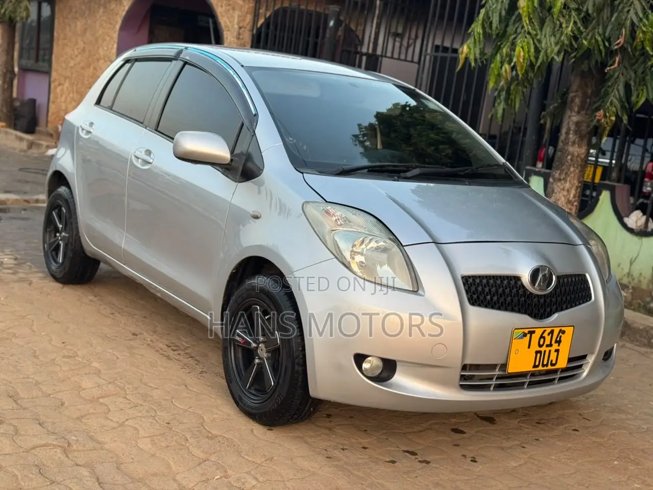 Toyota Vitz 2005 Silver