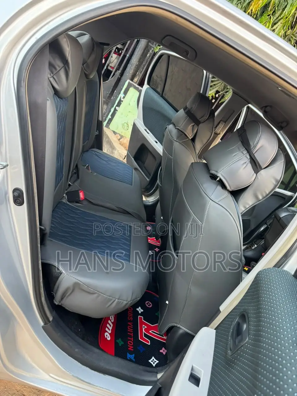 Toyota Vitz 2005 Silver