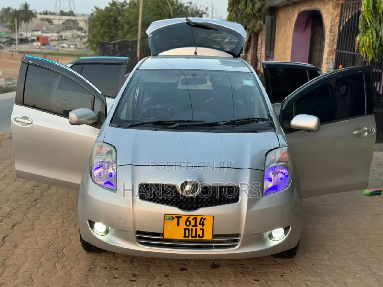 Toyota Vitz 2005 Silver