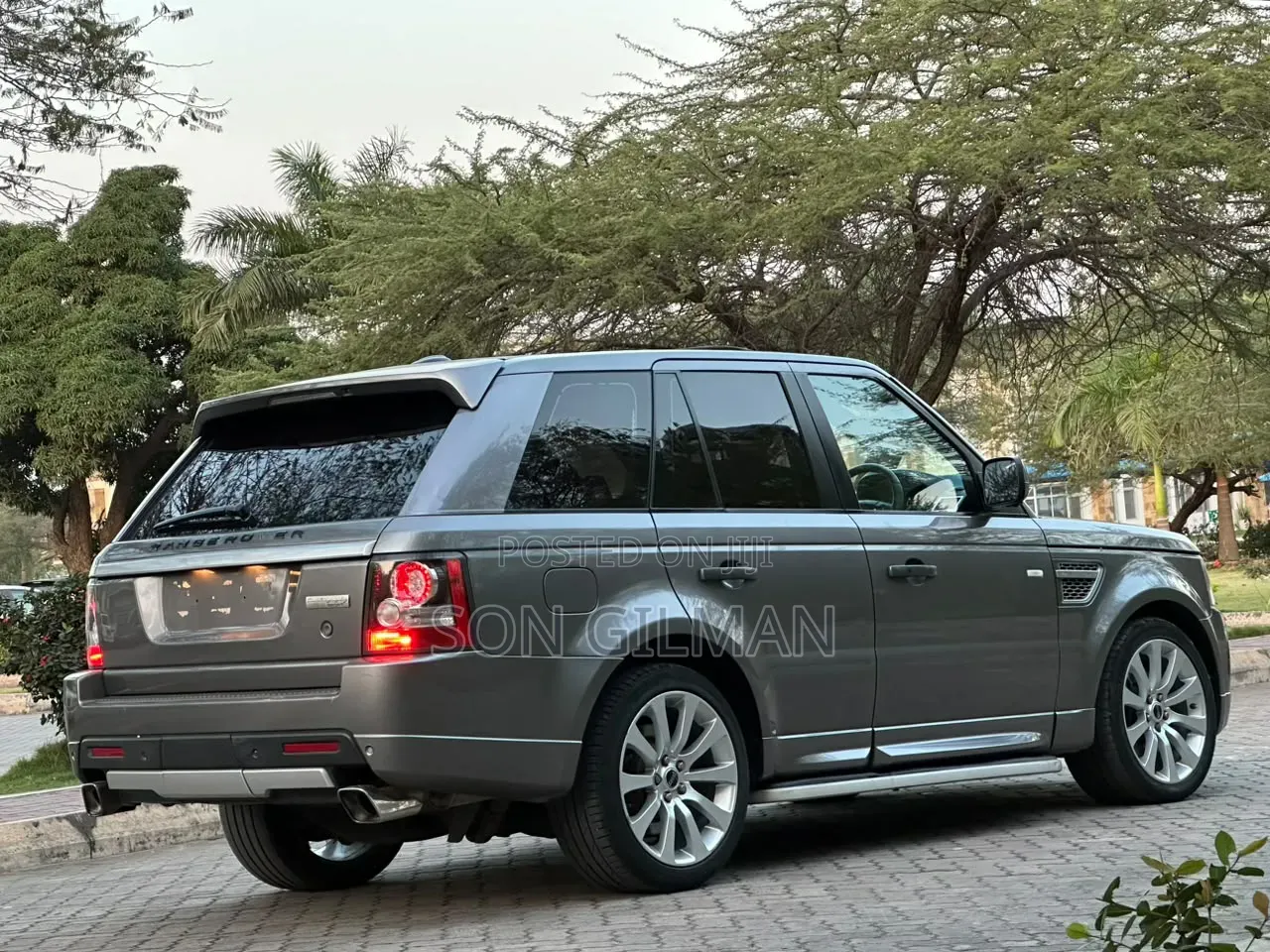 Land Rover Range Rover Sport 2010 Gray
