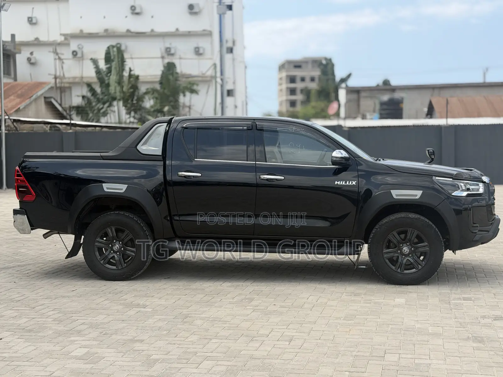 Toyota Hilux Revo Double Cab Deisel 2.4 AWD 2021 Black