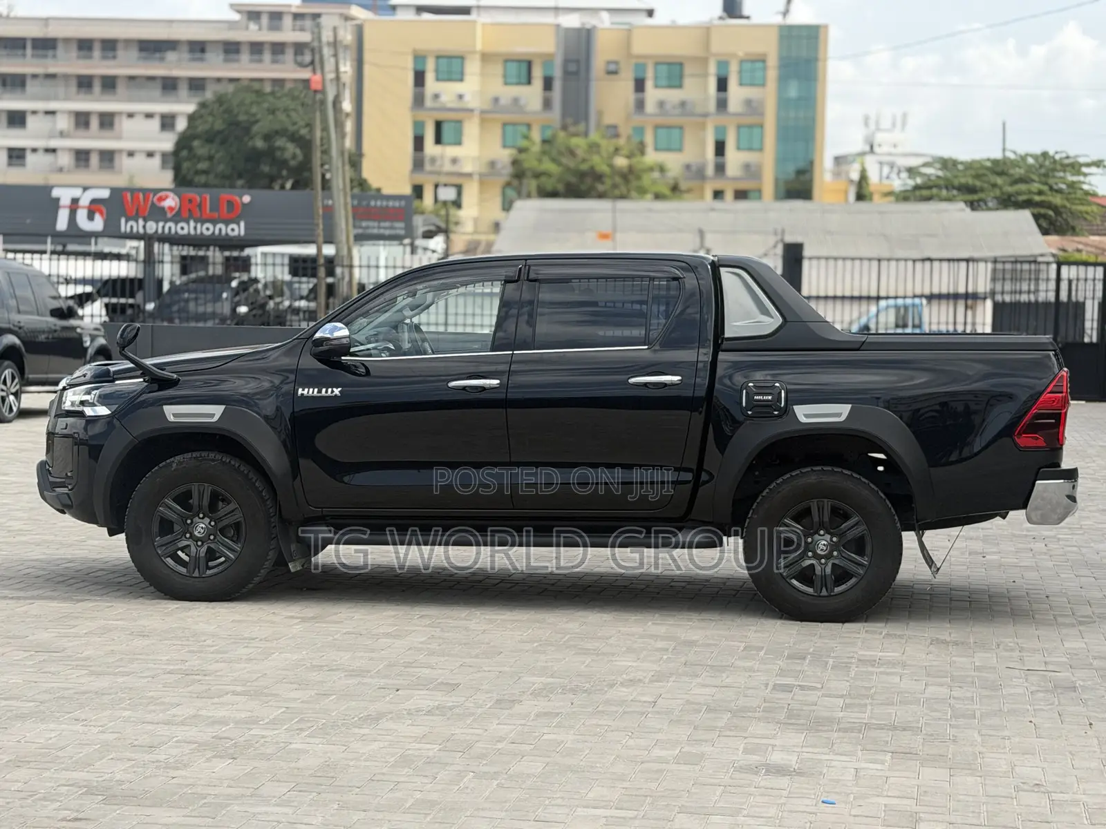 Toyota Hilux Revo Double Cab Deisel 2.4 AWD 2021 Black