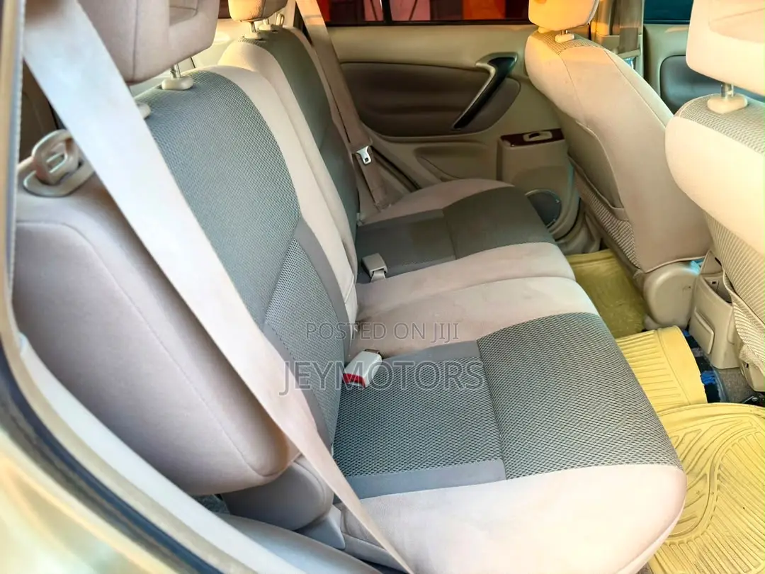 Toyota RAV4 Automatic 2003 Silver