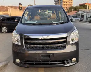 Toyota Noah 2009 Gray