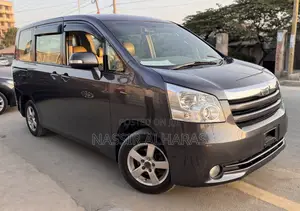 Toyota Noah 2009 Gray