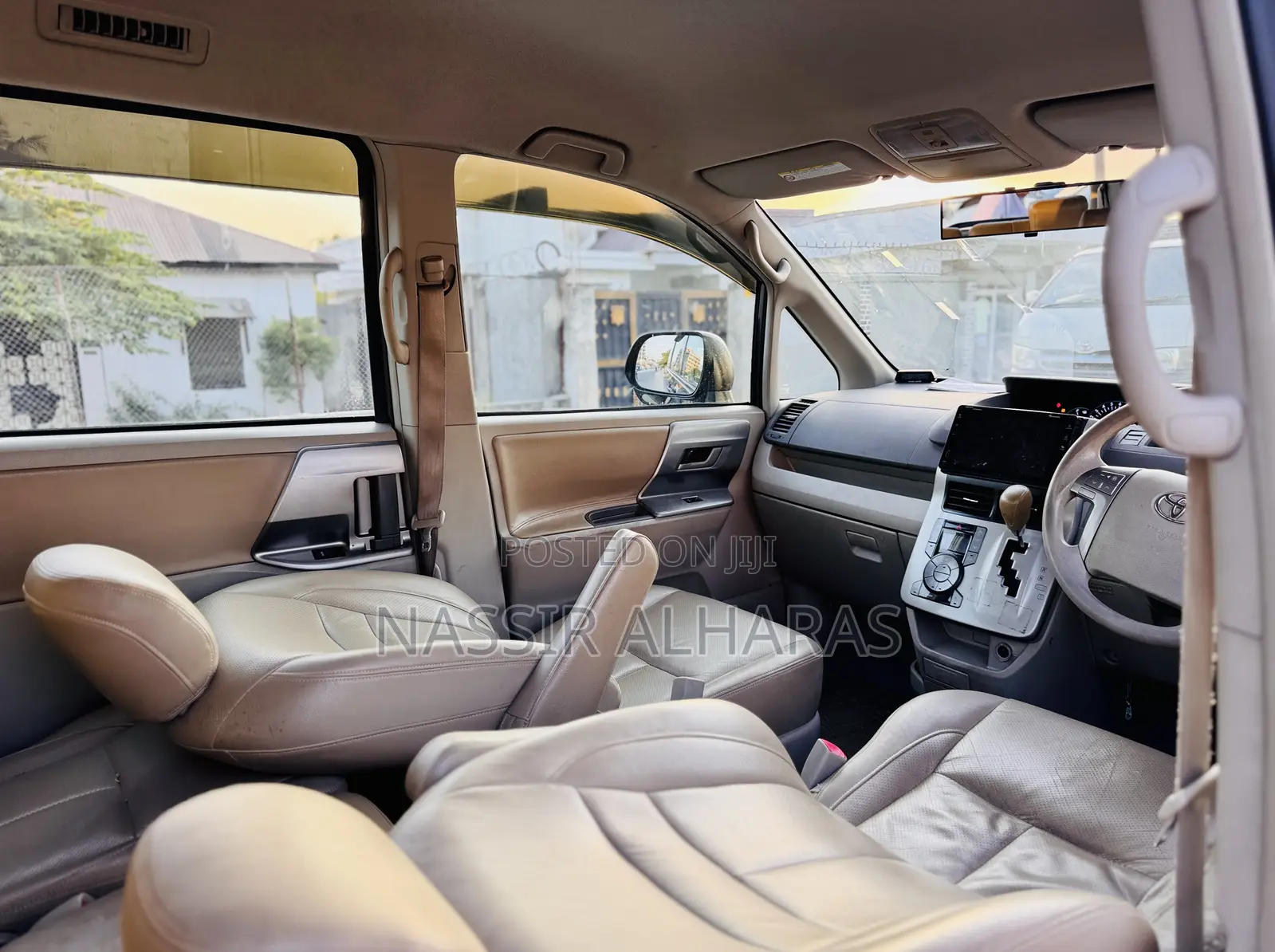 Toyota Noah 2009 Gray