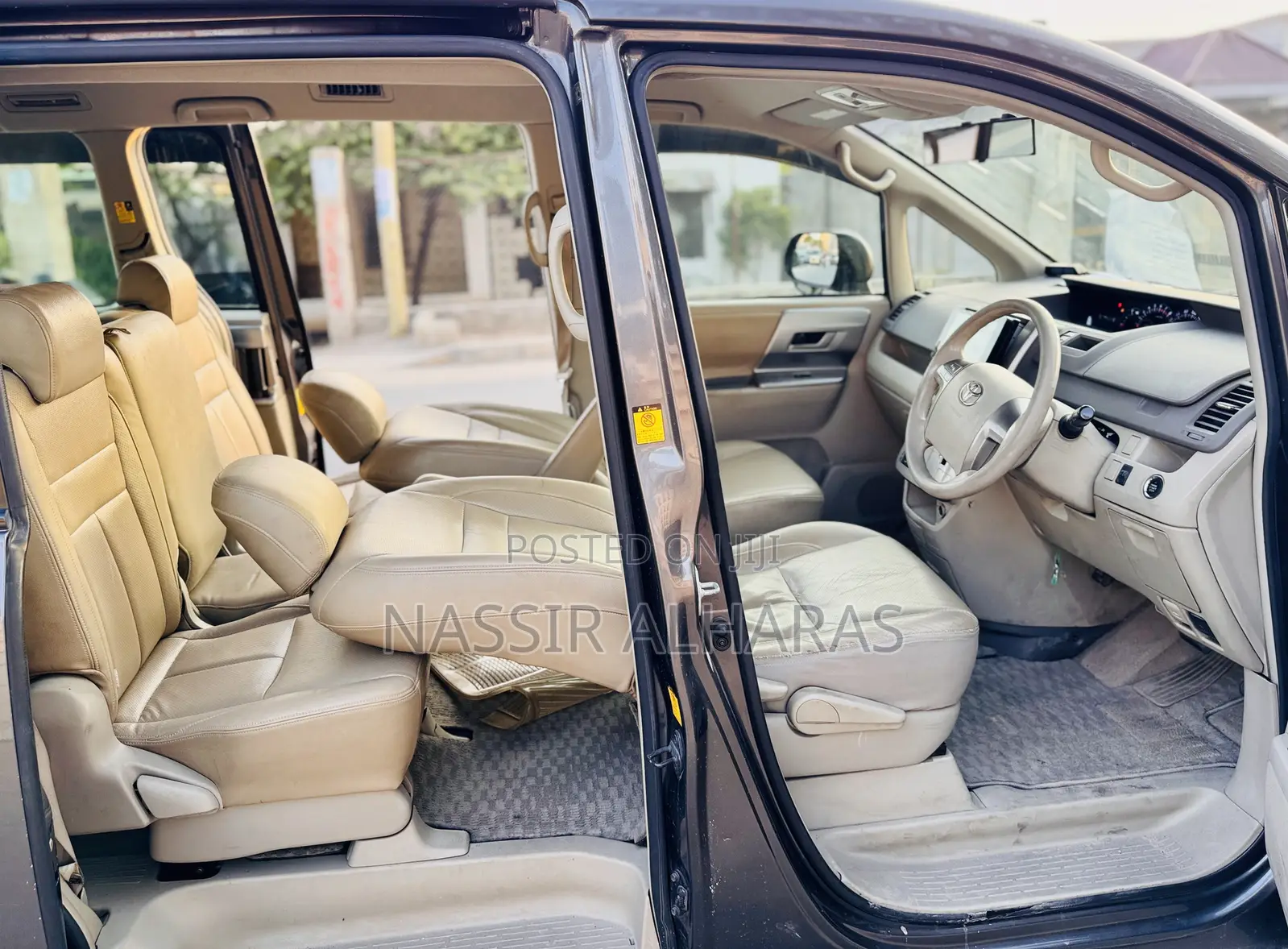Toyota Noah 2009 Gray
