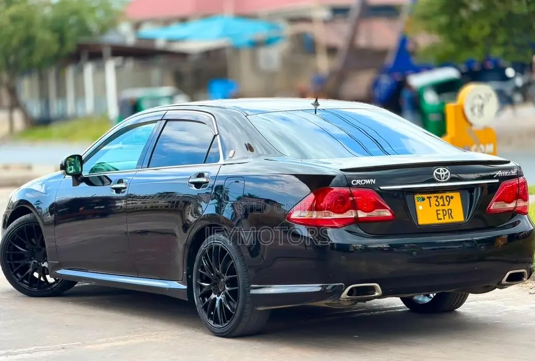 Toyota Crown 2009 Black