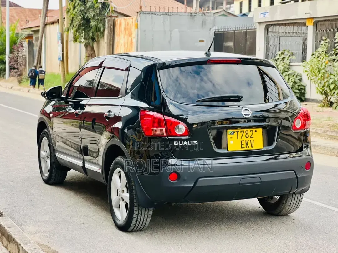 Nissan Dualis 2012 Black