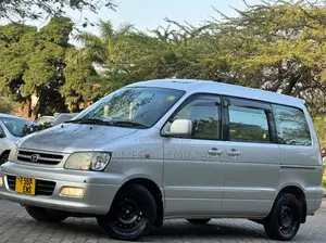 Toyota Noah 2001 Silver