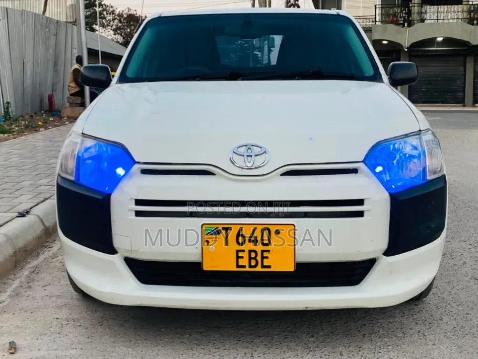 Toyota Probox 2014 White